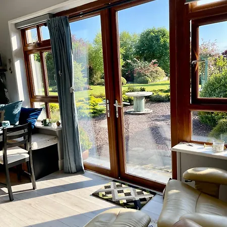 Apartment The Conifers With Private Garden *