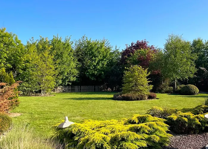 アパート The Conifers With Private Garden