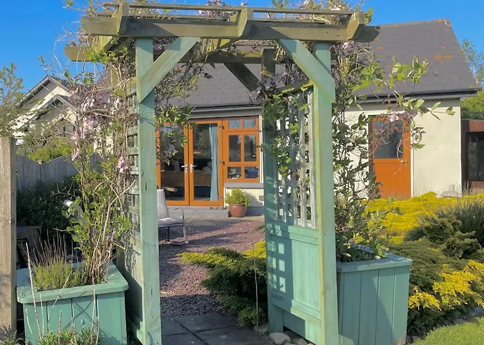 アパート The Conifers With Private Garden